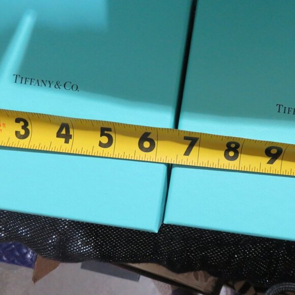 SOLD Tiffany & Co Signature Blue Gift Boxes, shopping bags & ribbon - Picture 2 of 6